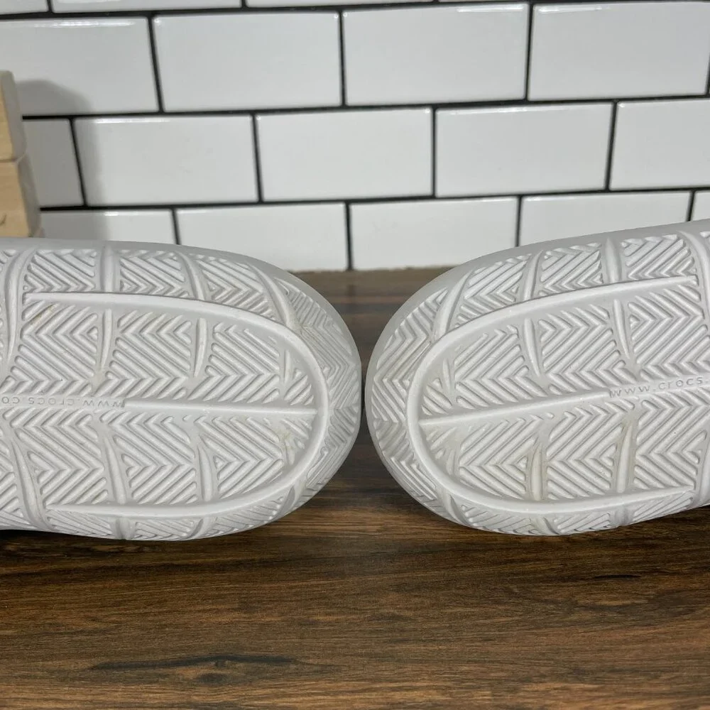 CROCS Swiftwater Wave Shoes Mens Size 7 Black Gray Slip On Water Sandals